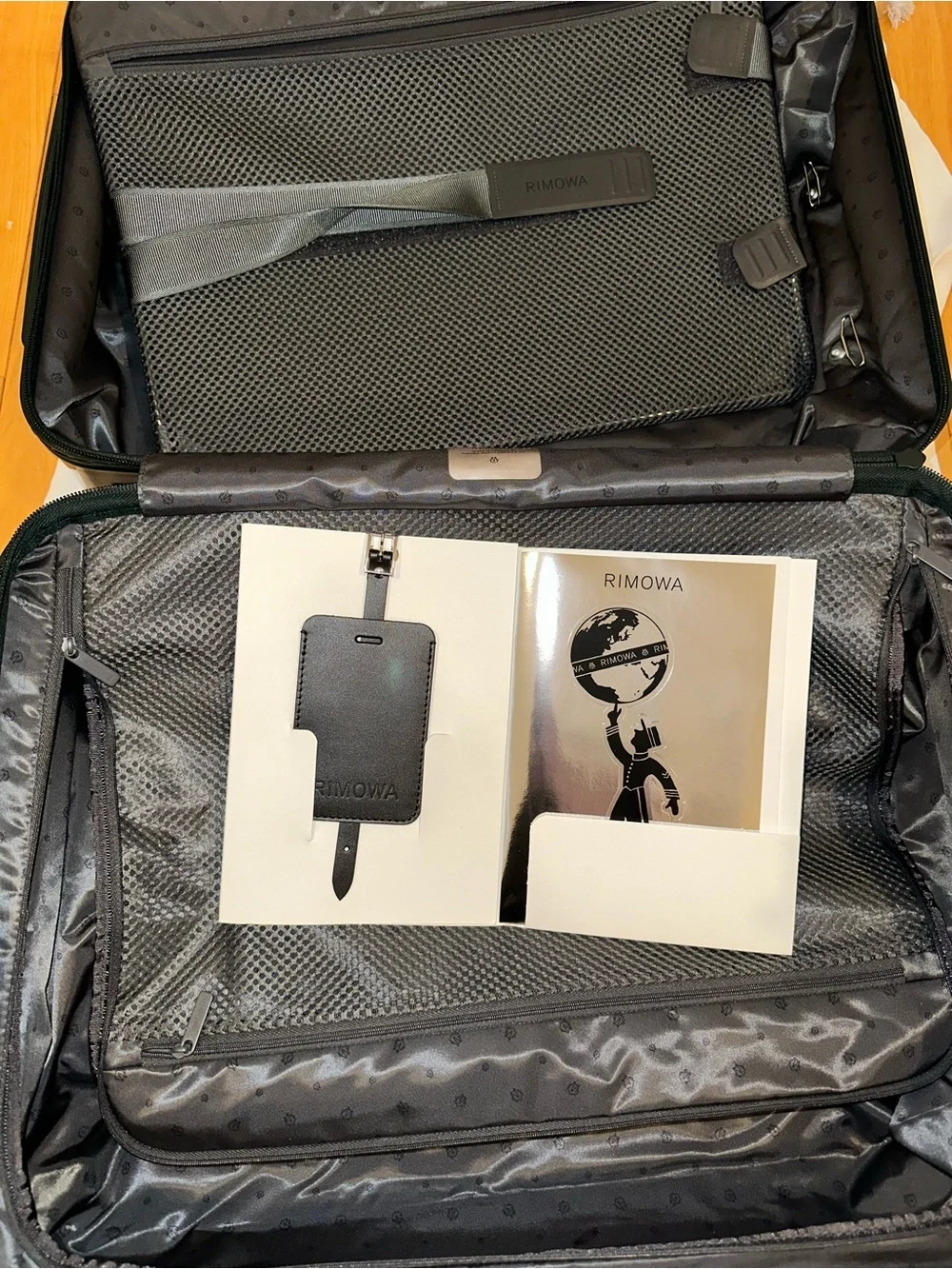 RIMOWA Deep Green Cabin Luggage PRISTINE - Picture 8 of 10
